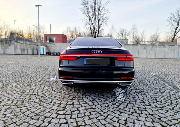 Audi A8 cena 199996 przebieg: 260000, rok produkcji 2018 z Wałbrzych małe 121